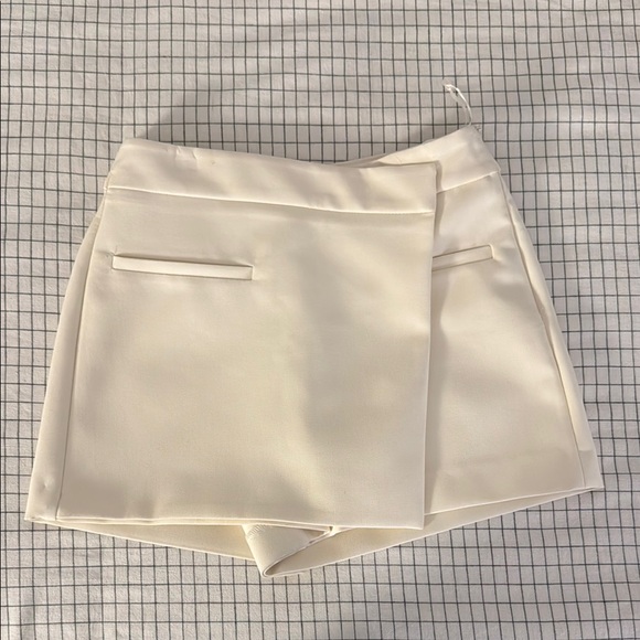 Elegant Cream Women's Skorts - Picture 1 of 6